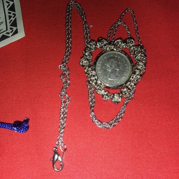 Sixpence 80% silver coin heart of Rose w/necklace - Picture 6 of 8